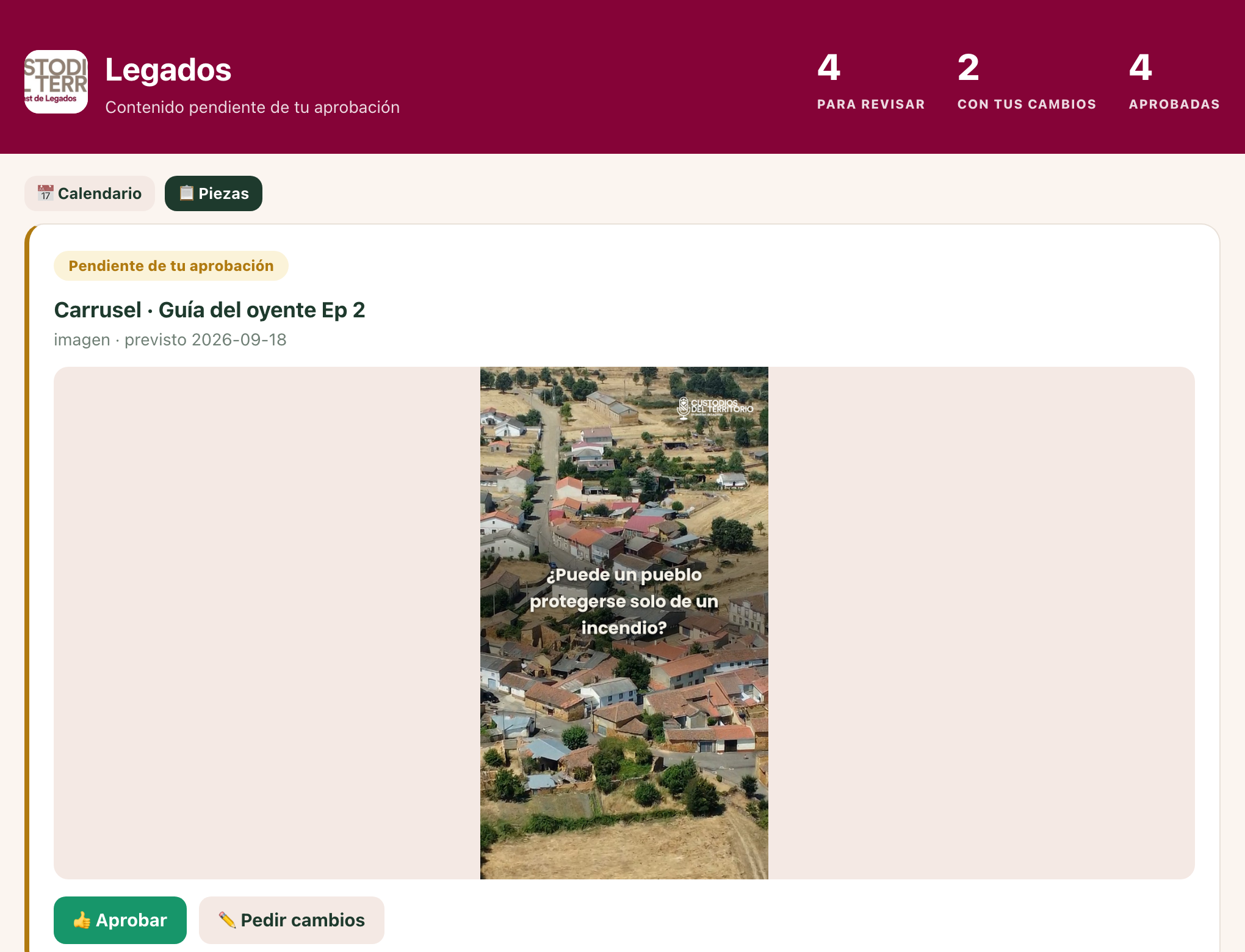 Aprobador: una pieza abierta en el portal del cliente, con su logo, lista para aprobar o pedir cambios